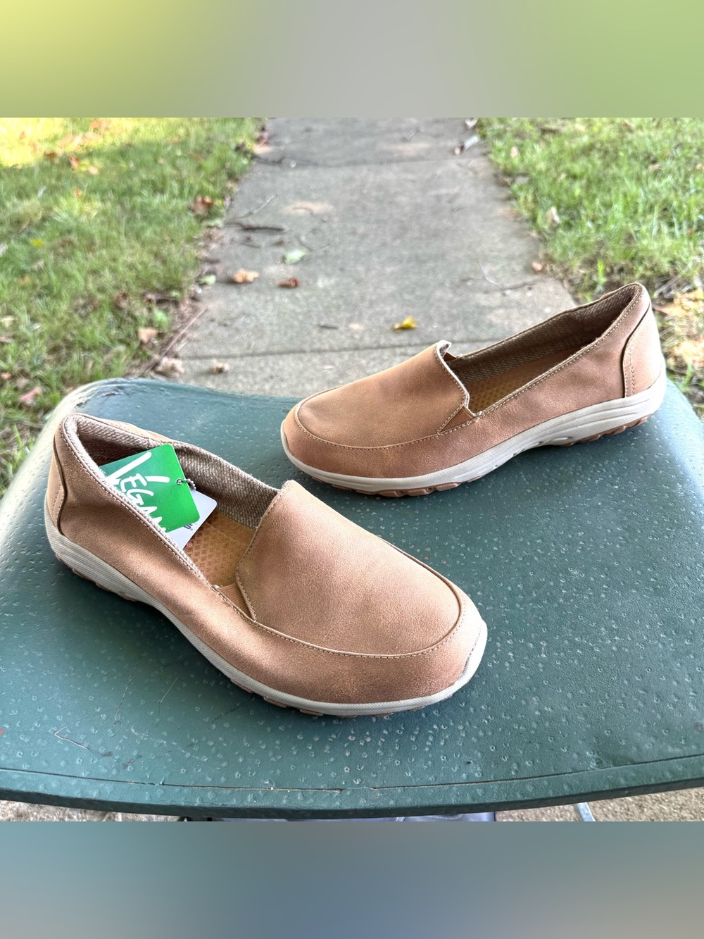 Skechers Womens 9.5 M Relaxed Fit Reggae Fest 2.0 Slip-on Chestnut Vegan Leather